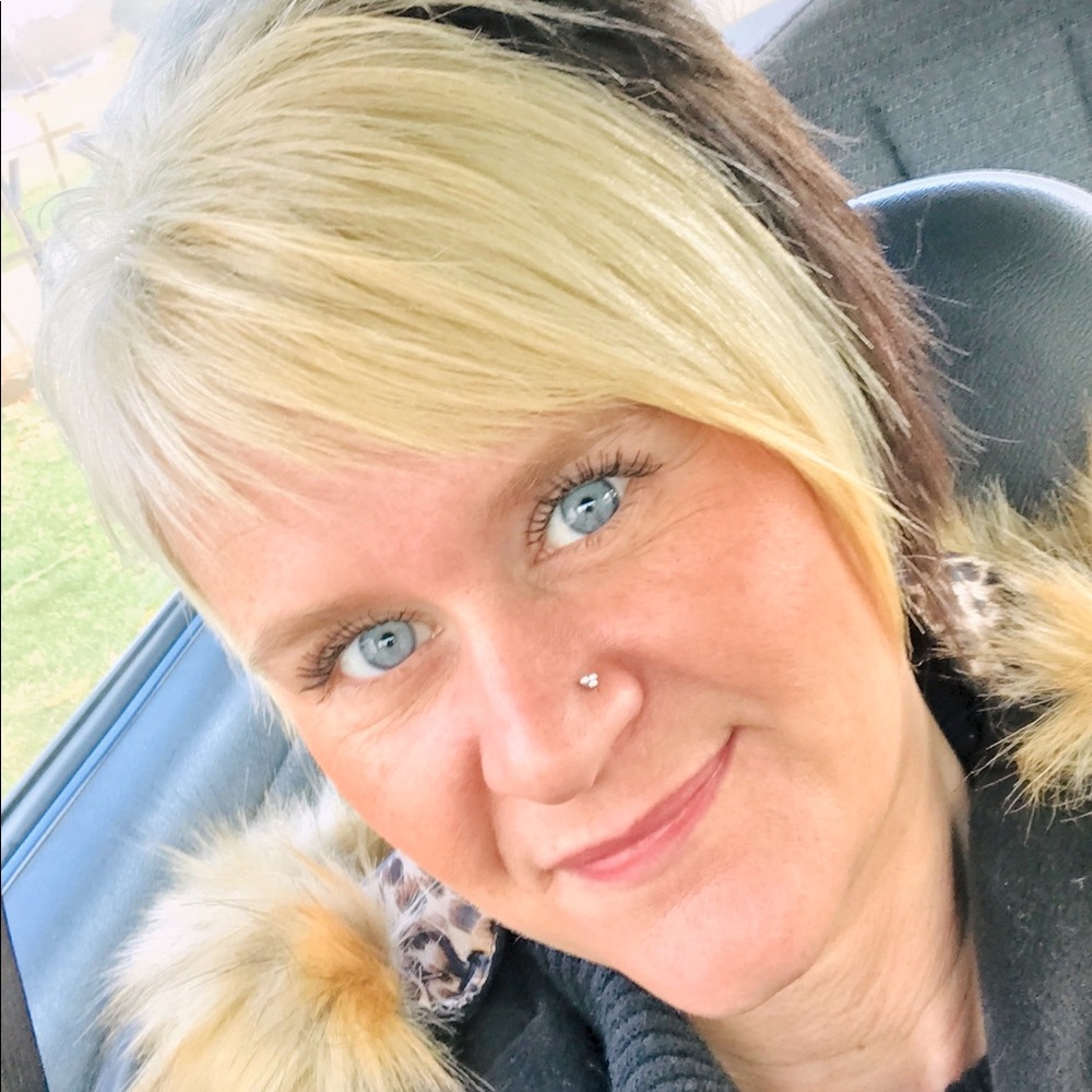 Meet your Posher, Courtney